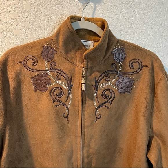 Women’s St. John Sport brown western style faux suede floral embroidered jacket - Picture 3 of 11